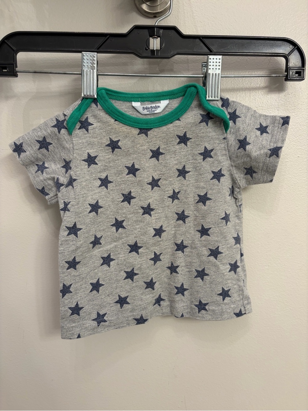 Baby Boden Gray navy Star Tee with Green Trim baby 3-6 months